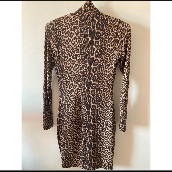 DYNAMITE LONG SLEEVE LEOPARD PRINT DRESS - Picture 3 of 6
